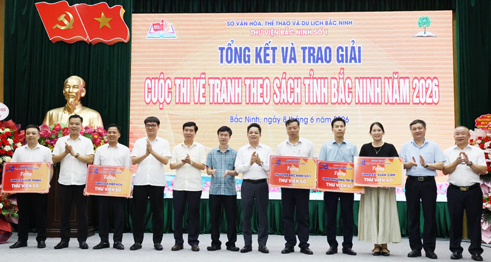 Trung tâm Số - Đại học Thái Nguyên trao 05 gói hỗ trợ xây dựng thư viện số cấp xã tại Bắc Ninh